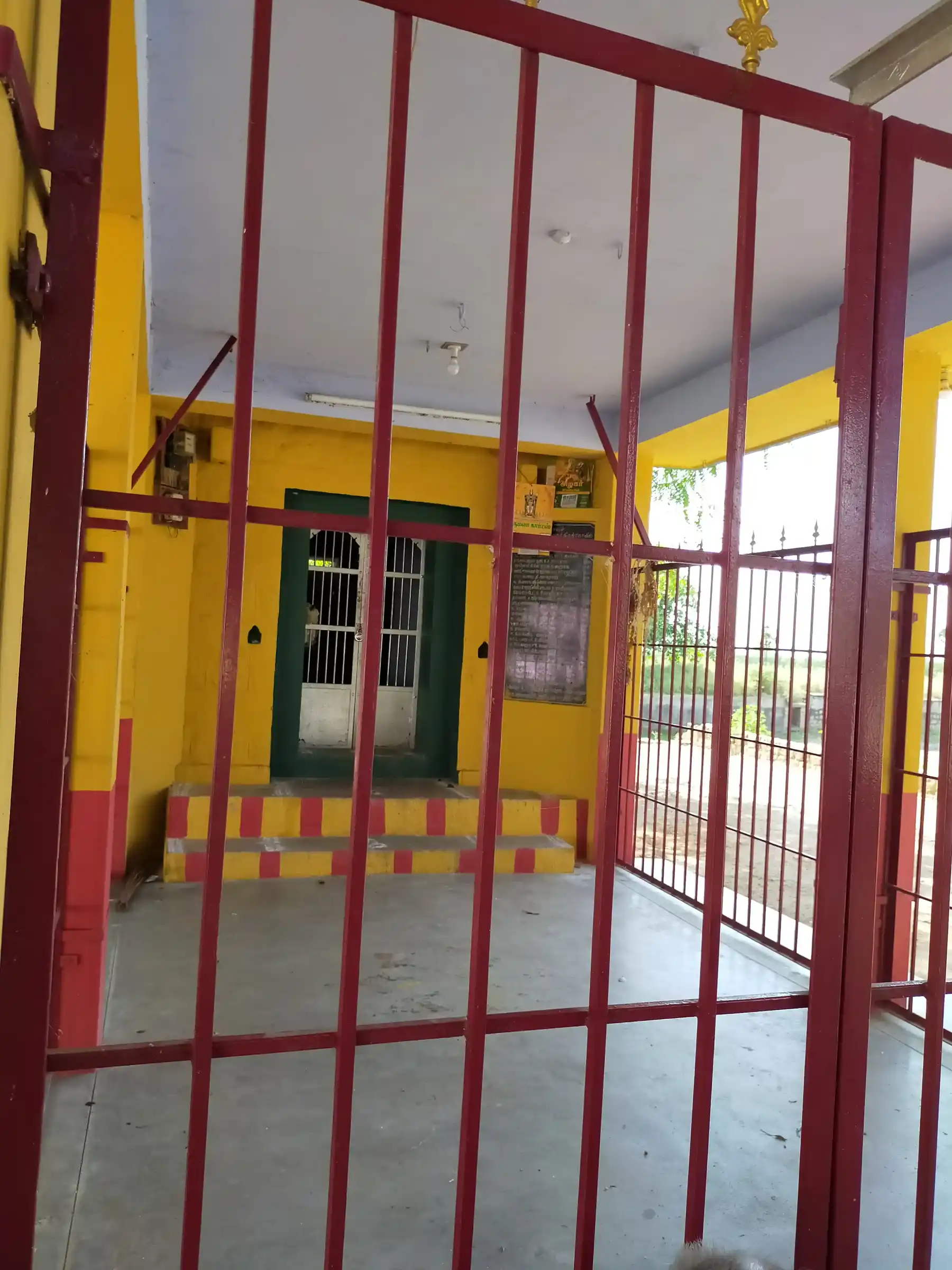 Arulmigu Varadharaja Perumal Temple, Pillaiyar Nathan - 628503 அருள்மிகு வரதராஜ பெருமாள் திருக்கோயில், Pillaiyar Nathan - 628503, Thoothukudi - Ancient Temple Architecture and History Image 9