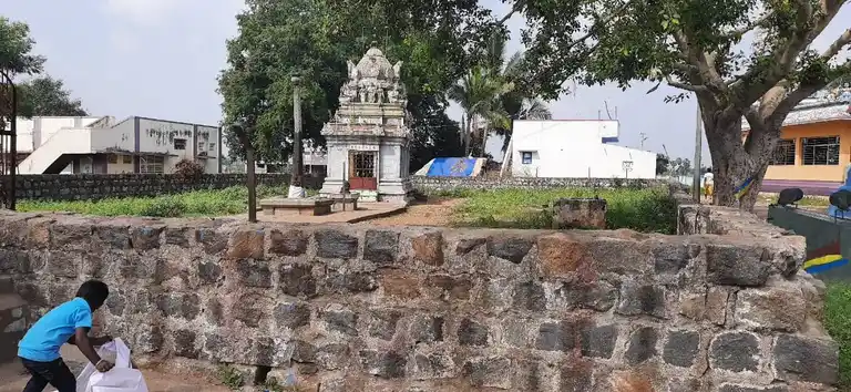 Arulmigu Varadharaja Perumal Temple, Pukkiravaari - 606204 அருள்மிகு வரதராஜப்பெருமாள் திருக்கோயில், Pukkiravaari - 606204, Kallakurichi - Ancient Temple Architecture and History Image 2