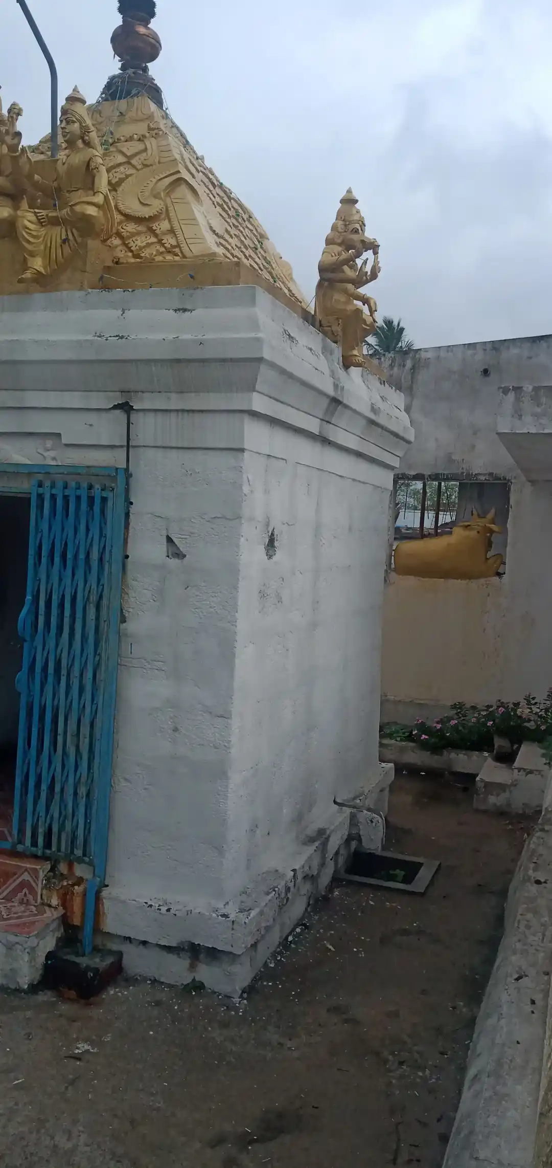 Arulmigu Varadharaja Perumal Temple, Saathanoor - 606205 Arulmigu Varadharaja Perumal Temple, Saathanoor - 606205, Kallakurichi - Ancient Temple Architecture and History Image 4