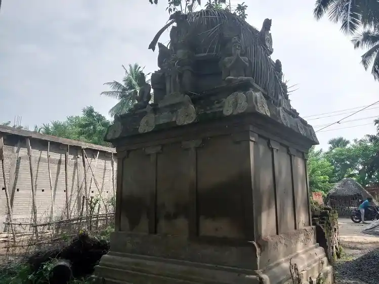 Arulmigu Varadharaja Perumal Temple, Sangamangalam - 609403 அருள்மிகு வரதராஜபொருமாள் திருக்கோயில், Sangamangalam - 609403, Thiruvarur - Ancient Temple Architecture and History Image 3