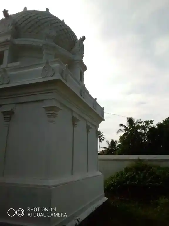 Arulmigu Varadharaja Perumal Temple, Sorkkaiyoor - 609403 அருள்மிகு வரதராஜபெருமாள் ஆலயம், Sorkkaiyoor - 609403, Thiruvarur - Ancient Temple Architecture and History Image 2