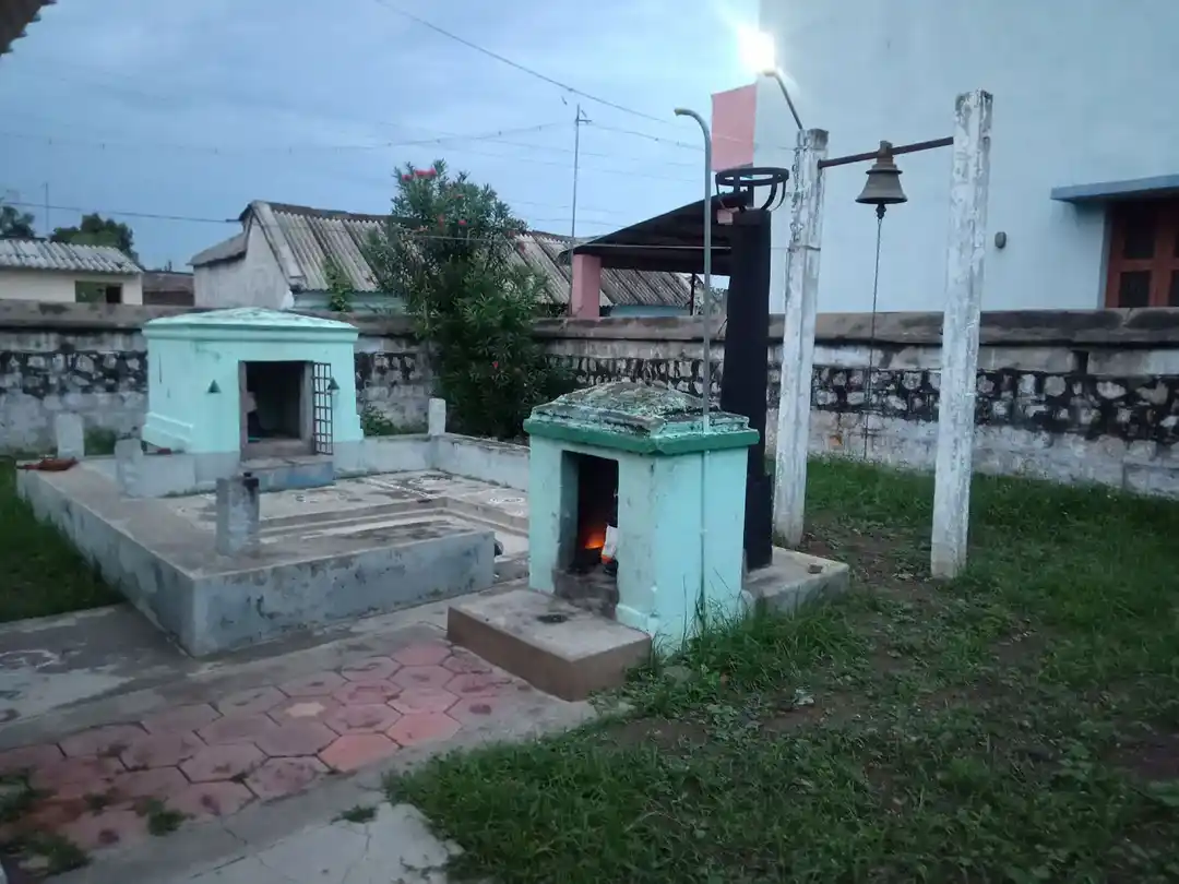Arulmigu Varadharaja Perumal Temple, Thenkeeranur - 606213 அருள்மிகு வரதராஜப்பெருமாள் திருக்கோயில், Thenkeeranur - 606213, Kallakurichi - Ancient Temple Architecture and History Image 2