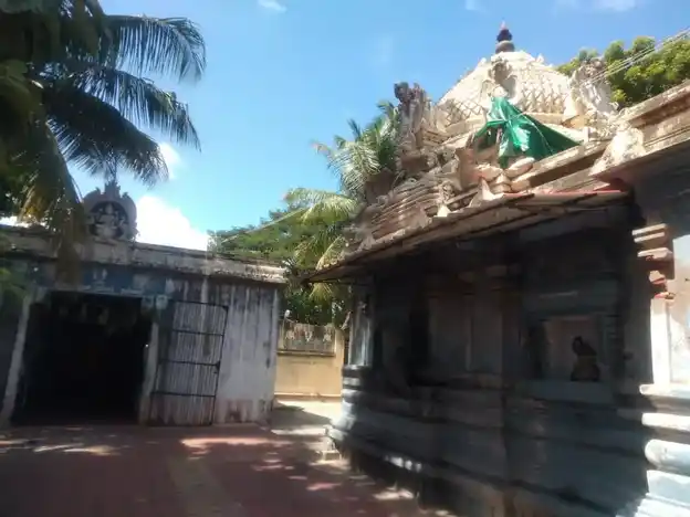 Arulmigu Varadharaja Perumal Temple, Thirupathiripuliyur, Cuddalore - 607002 அருள்மிகு வரதராஜப்பெருமாள் திருக்கோயில், திருப்பாதிரிப்புலியூர், கடலூர் - 607002, Cuddalore - Ancient Temple Architecture and History Image 4