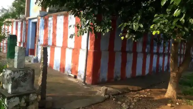 Arulmigu Varadharaja Perumal Temple, Uthupatti - 628503 அருள்மிகு வரதராஜப் பெருமாள் திருக்கோயில், Uthupatti - 628503, Thoothukudi - Ancient Temple Architecture and History Image 2