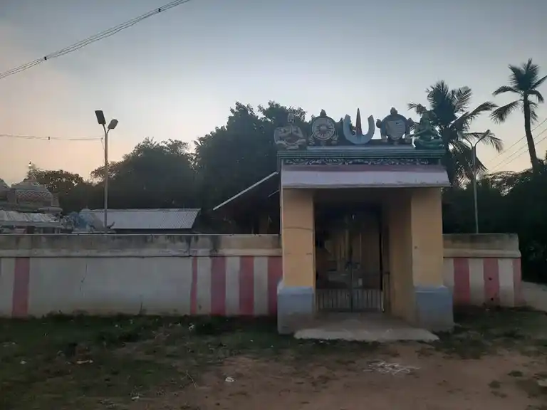 Arulmigu Varadharaja Perumal Temple, Vayaloor - 609501 அருள்மிகு வரதராஜப்பெருமாள் திருக்கோயில், Vayaloor - 609501, Thiruvarur - Ancient Temple Architecture and History Image 8