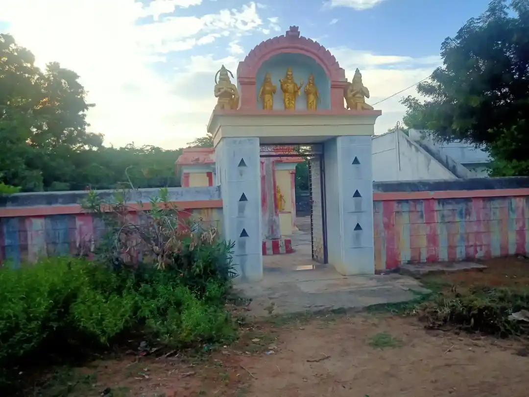 Arulmigu Varadharaja Perumal Temple, Velaanandhal - 606207 அருள்மிகு வரதராஜப்பெருமாள் திருக்கோயில், Velaanandhal - 606207, Kallakurichi - Ancient Temple Architecture and History Image 3