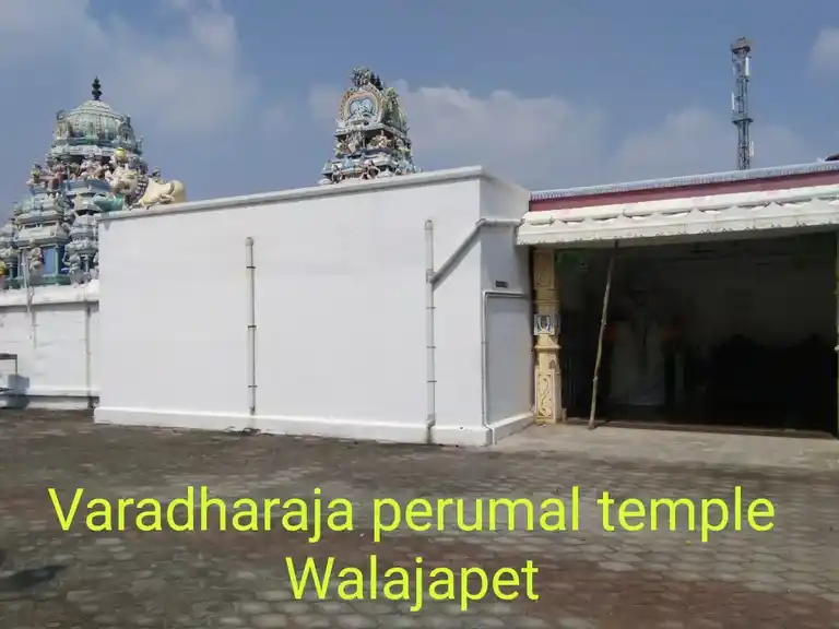 Arulmigu Varadharaja Perumal Temple, Walajah - 632513 அருள்மிகு வரதராஜப்பெருமாள் திருக்கோயில், வாலாஜா நகரம் - 632513, Ranipet - Ancient Temple Architecture and History Image 4