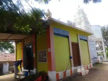 Arulmigu Varadharaja Perumal Thirukoil, Vemandampalayam - 638462 அருள்மிகு வரதராசப்பெருமாள் திருக்கோயில், Vemandampalayam - 638462, Erode - Ancient Temple Architecture and History Image 4