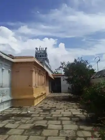 Arulmigu Varadharaja Perummal Temple, Sembadavankadu - 614704 அருள்மிகு வரதராஜபெருமாள் திருக்கோயில், செம்படவன்காடு - 614704, Thiruvarur - Ancient Temple Architecture and History Image 2