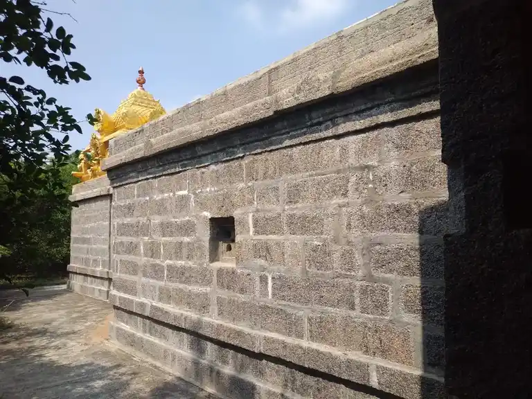 Arulmigu Varadharaja Peumal Temple, Vellaiyur - 606107 அருள்மிகு வரதராஜப்பெருமாள் திருக்கோயில், Vellaiyur - 606107, Kallakurichi - Ancient Temple Architecture and History Image 3