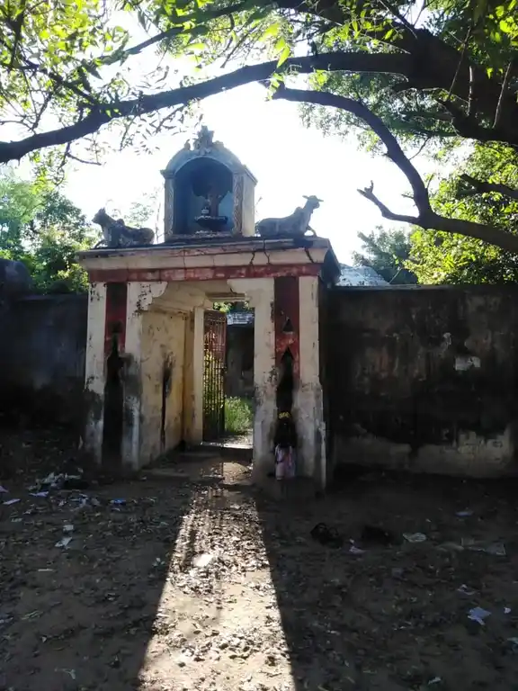 Arulmigu Varadharajaperumal And Chokkanathaswamy Temple, Thirumangaicherry - 609807 அருள்மிகு வரதராஜப்பெருமாள் மற்றும் சொக்கநாத சுவாமி திருக்கோயில், Thirumangaicherry - 609807, Thanjavur - Ancient Temple Architecture and History Image 4
