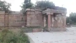 Arulmigu Varadharajaperumal Puspavaneswarar Temple, Neiveli - 621217 Arulmigu Varadharajaperumal Puspavaneswarar Temple, Neiveli - 621217, Thiruchirappalli - Ancient Temple Architecture and History Image 2