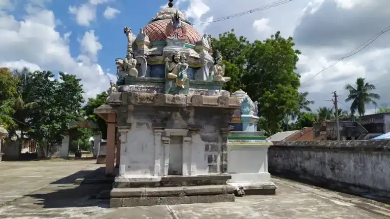 Arulmigu Varadharajaperumal Temple, Aasur - 605652 அருள்மிகு வரதராஜப்பெருமாள் திருக்கோயில், Aasur - 605652, Viluppuram - Ancient Temple Architecture and History Image 2