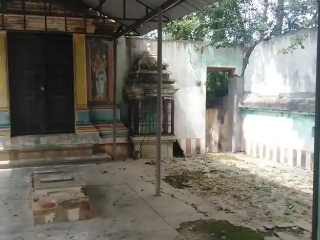 Arulmigu Varadharajaperumal Temple, Annaimelagaram - 609806 அருள்மிகு வரதராஜப்பெருமாள் திருக்கோயில், Annaimel Agaram - 609806, Mayiladuthurai - Ancient Temple Architecture and History Image 2