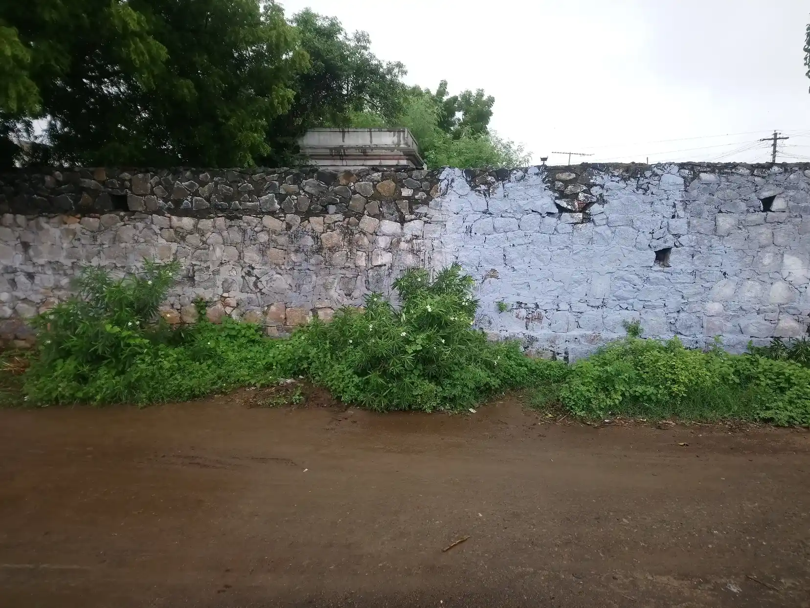 Arulmigu Varadharajaperumal Temple, Avalnaththam - 628503 அருள்மிகு வரதராஜப் பெருமாள் திருக்கோயில், Avalnaththam - 628503, Thoothukudi - Ancient Temple Architecture and History Image 3