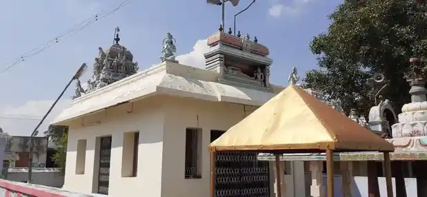 Arulmigu Varadharajaperumal Temple, Easanatham - 639203 Arulmigu Varadharajaperumal Temple, Easanatham - 639203, Karur - Ancient Temple Architecture and History Image 2