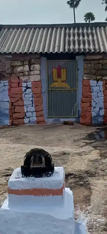 Arulmigu Varadharajaperumal Temple, Edaikalpady - 638106 அருள்மிகு வரதராசப்பெருமாள் திருக்கோயில், எடைகள்படிய - 638106, Tiruppur - Ancient Temple Architecture and History Image 2