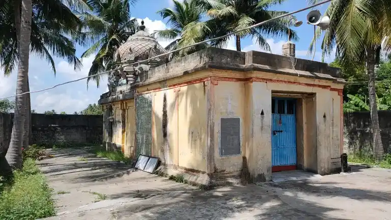 Arulmigu Varadharajaperumal Temple, Iyur Agaram - 605601 அருள்மிகு வரதராஜப்பெருமாள் திருக்கோயில், Iyur Agaram - 605601, Viluppuram - Ancient Temple Architecture and History Image 2