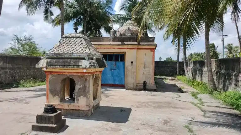 Arulmigu Varadharajaperumal Temple, Iyur Agaram - 605601 அருள்மிகு வரதராஜப்பெருமாள் திருக்கோயில், Iyur Agaram - 605601, Viluppuram - Ancient Temple Architecture and History Image 5
