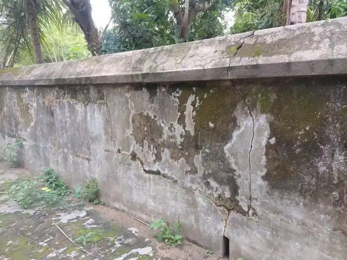 Arulmigu Varadharajaperumal Temple, Kalyanasozhapuram - 609811 அருள்மிகு வரதராஜப்பெருமாள் திருக்கோயில், Kalyanasozhapuram - 609811, Mayiladuthurai - Ancient Temple Architecture and History Image 3