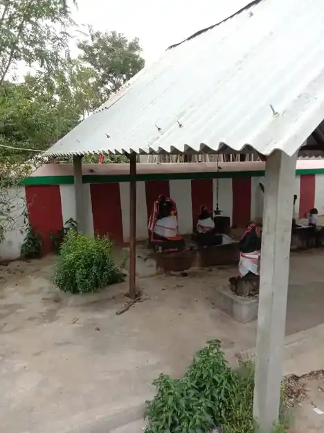 Arulmigu Varadharajaperumal Temple, Karaikuruchi - 612904
