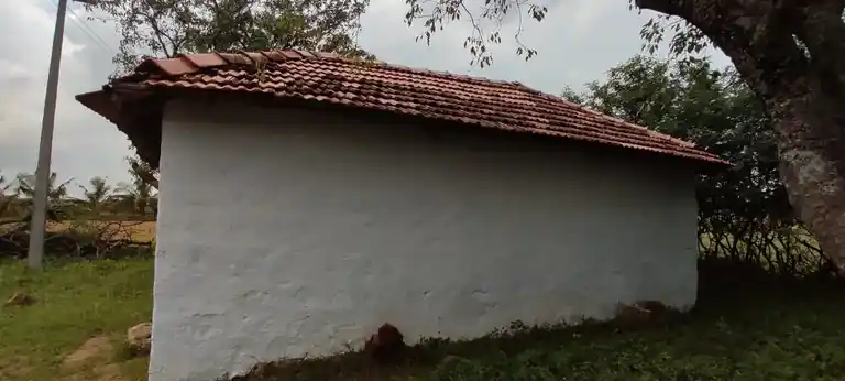 Arulmigu Varadharajaperumal Temple, Kethalrevu - 644665 அருள்மிகு வரதராசபெருமாள் திருக்கோயில், Kethalrevu - 644665, Tiruppur - Ancient Temple Architecture and History Image 2