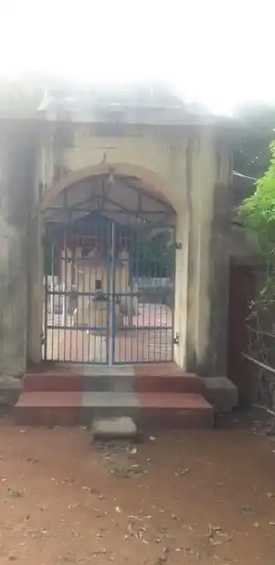 Arulmigu Varadharajaperumal Temple, Kidathalaimedu - 609811 அருள்மிகு வரதராஜப்பெருமாள் திருக்கோயில், Kidathalaimedu - 609811, Mayiladuthurai - Ancient Temple Architecture and History Image 3