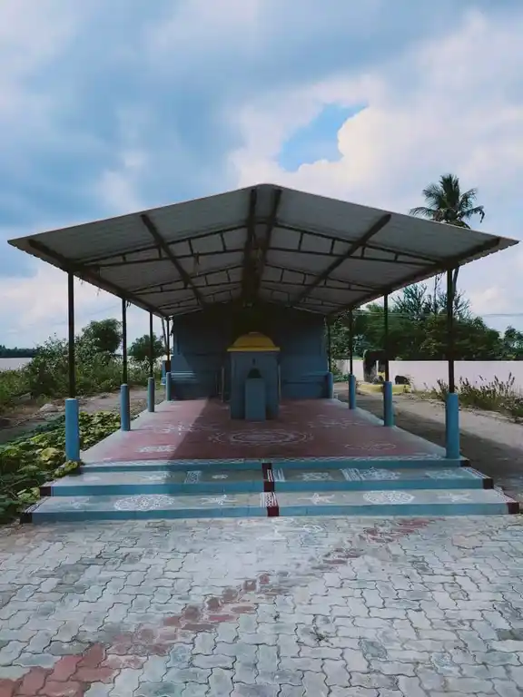 Arulmigu Varadharajaperumal Temple, Kolanthangaikarai, Perumpakkam - 605301 அருள்மிகு வரதராஜப்பெருமாள் திருக்கோயில், Kolanthangaikarai, Perumpakkam - 605301, Viluppuram - Ancient Temple Architecture and History Image 2