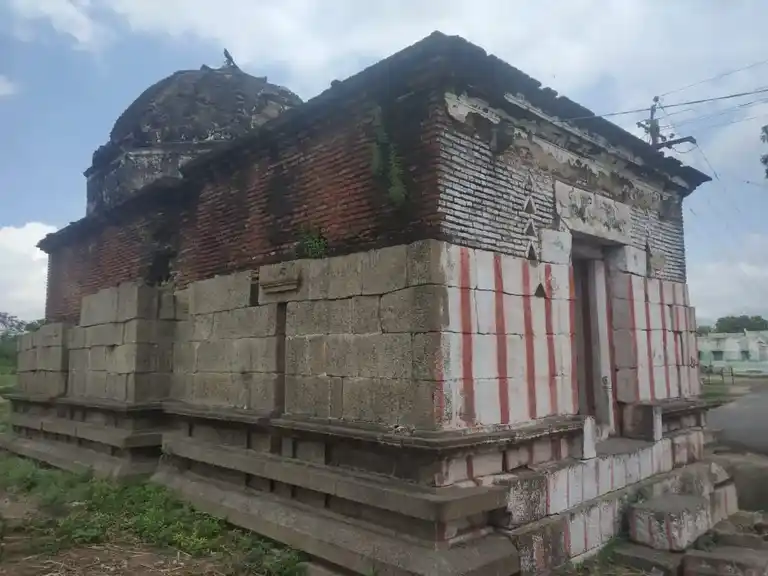 Arulmigu Varadharajaperumal Temple, Kudipatti - 625535 வரதராஜப் பெருமாள் திருக்கோயில், Kudipatti - 625535, Madurai - Ancient Temple Architecture and History Image 3