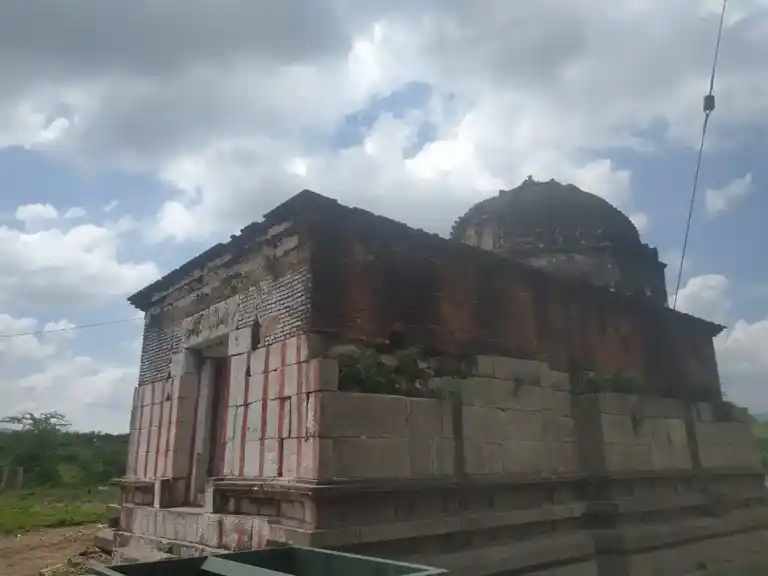 Arulmigu Varadharajaperumal Temple, Kudipatti - 625535 வரதராஜப் பெருமாள் திருக்கோயில், Kudipatti - 625535, Madurai - Ancient Temple Architecture and History Image 4