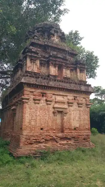 Arulmigu Varadharajaperumal Temple, Kuruvadi - 621715 அருள்மிகு வரதராஜப்பெருமாள் திருக்கோயில், Kuruvadi - 621715, Ariyalur - Ancient Temple Architecture and History Image 3
