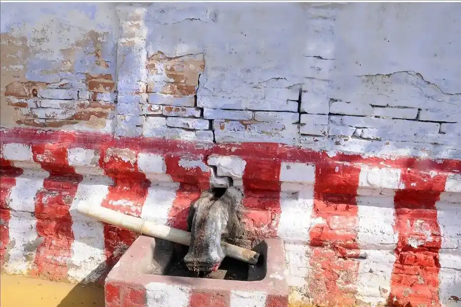 Arulmigu Varadharajaperumal Temple, Manalur, Kannivadi - 639202 அருள்மிகு வரதராஜப்பெருமாள் திருக்கோயில், Manalur, Kannivadi - 639202, Tiruppur - Ancient Temple Architecture and History Image 2