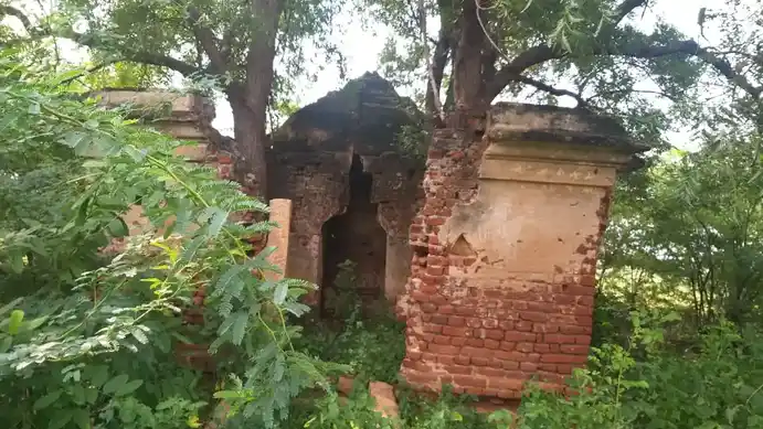 Arulmigu Varadharajaperumal Temple, Mavathoor - 621311 அருள்மிகு வரதராஜப்பெருமாள் திருக்கோயில், Mavathoor - 621311, Karur - Ancient Temple Architecture and History Image 7