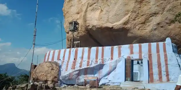 Arulmigu Varadharajaperumal Temple, Orukkamalai, Kottavaradampatti - 637301 அருள்மிகு வரதராஜப்பெருமாள் திருக்கோயில், ஒருக்கமாலை, கோட்டவரதம்பட்டி - 637301, Salem - Ancient Temple Architecture and History Image 2