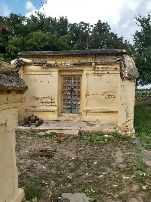 Arulmigu Varadharajaperumal Temple, Puliyankurichi - 636101 அருள்மிகு வரதராஜ பெருமாள் திருக்கோயில், Puliyankurichi - 636101, Salem - Ancient Temple Architecture and History Image 4