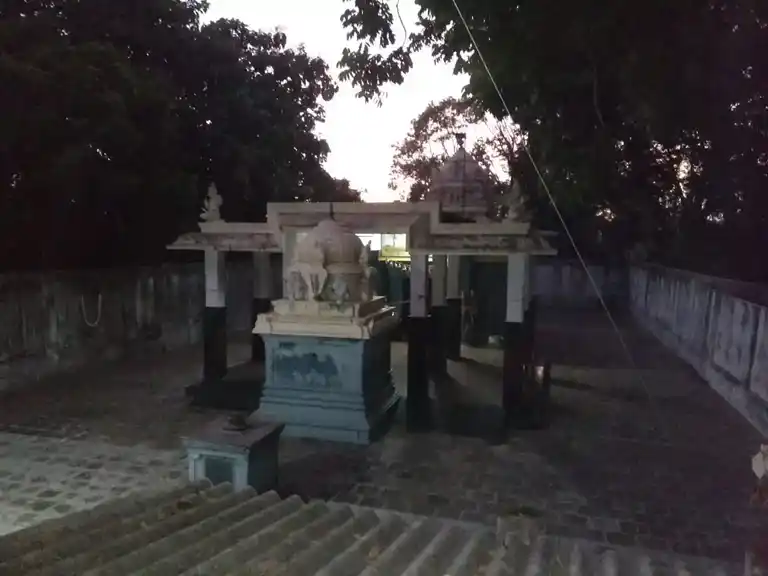 Arulmigu Varadharajaperumal Temple, Puranasingapalayam - 605107 அருள்மிகு வரதராஜப்பெருமாள் திருக்கோயில், Puranasingapalayam - 605107, Viluppuram - Ancient Temple Architecture and History Image 2