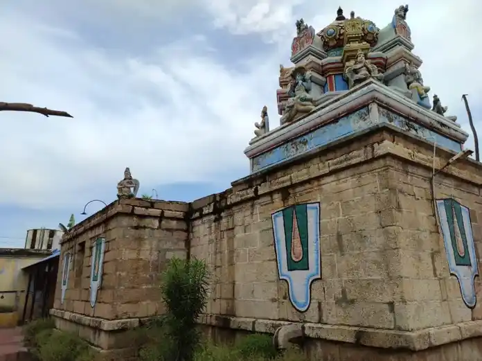 Arulmigu Varadharajaperumal Temple, Rajendhiram - 639107 அருள்மிகு வரதராஜப்பெருமாள் திருக்கோயில், Rajendhiram - 639107, Karur - Ancient Temple Architecture and History Image 7