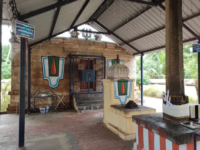 Arulmigu Varadharajaperumal Temple, Rajendhiram - 639107 அருள்மிகு வரதராஜப்பெருமாள் திருக்கோயில், Rajendhiram - 639107, Karur - Ancient Temple Architecture and History Image 9