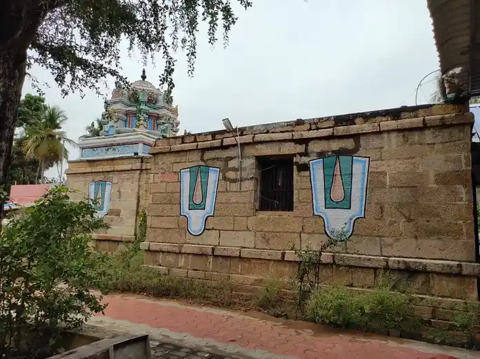 Arulmigu Varadharajaperumal Temple, Rajendhiram - 639107 அருள்மிகு வரதராஜப்பெருமாள் திருக்கோயில், Rajendhiram - 639107, Karur - Ancient Temple Architecture and History Image 11