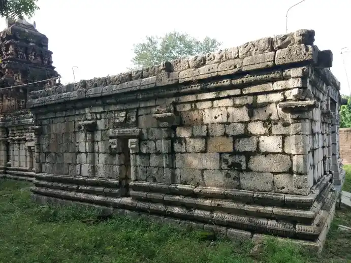 Arulmigu Varadharajaperumal Temple, Sennivanam - 621718 அருள்மிகு வரதராஜபெருமாள் திருக்கோயில், Sennivanam - 621718, Ariyalur - Ancient Temple Architecture and History Image 3