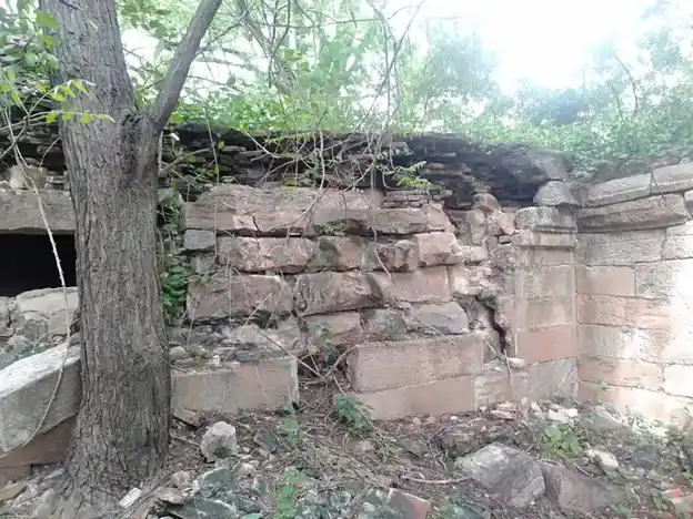 Arulmigu Varadharajaperumal Temple, Sivanthilingapuram - 621211 Arulmigu Varadharajaperumal Temple, Sivanthilingapuram - 621211, Thiruchirappalli - Ancient Temple Architecture and History Image 3
