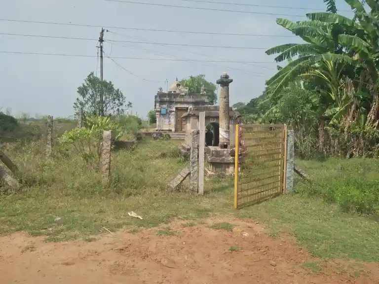 Arulmigu Varadharajaperumal Temple, Thalavay - 621730 Arulmigu Varadharajaperumal Temple, Thalavay - 621730, Ariyalur - Ancient Temple Architecture and History Image 3