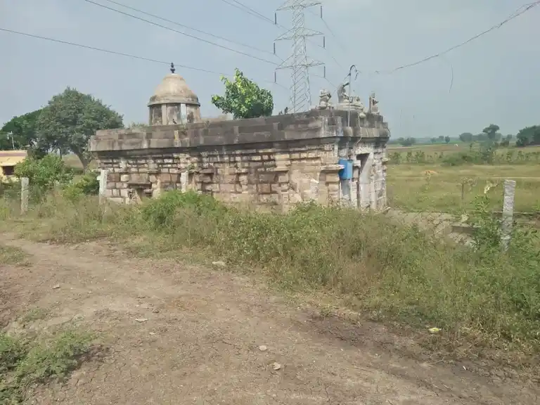 Arulmigu Varadharajaperumal Temple, Thalavay - 621730 Arulmigu Varadharajaperumal Temple, Thalavay - 621730, Ariyalur - Ancient Temple Architecture and History Image 4
