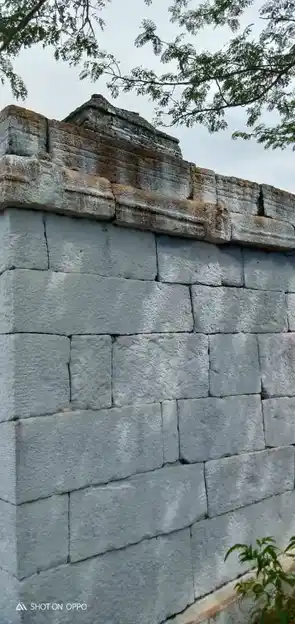 Arulmigu Varadharajaperumal Temple, Therpatti, Manakkadvu - 638673 அருள்மிகு வரதராசபெருமாள் திருக்கோயில், Manakkadvu - 638673, Tiruppur - Ancient Temple Architecture and History Image 4