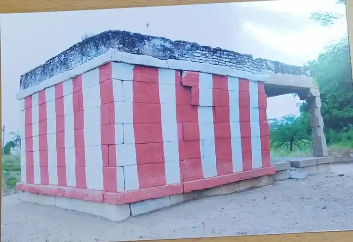 Arulmigu Varadharajaperumal Temple, Unjanai - 637205 அருள்மிகு வரதராஜபெருமாள் திருக்கோயில், Unjanai - 637205, Namakkal - Ancient Temple Architecture and History Image 4