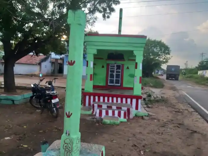 Arulmigu Varadharajaperumal Temple, Vadaseri - 621313 அருள்மிகு வரதராஜப்பெருமாள் திருக்கோயில், Vadaseri, Vadaseri - 621313, Karur - Ancient Temple Architecture and History Image 4