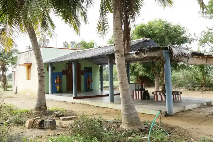 Arulmigu Varadharajaperumal Temple, Vadugapaatti, Oruvanthur - 637015 அருள்மிகு வரதராஜபெருமாள் திருக்கோயில், Vadugapaatti, Oruvanthur - 637015, Namakkal - Ancient Temple Architecture and History Image 2