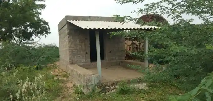 Arulmigu Varadharajaperumal Temple, Vayaloor - 639119 அருள்மிகு வரதராஜப்பெருமாள் திருக்கோயில், Vayaloor - 639119, Karur - Ancient Temple Architecture and History Image 3