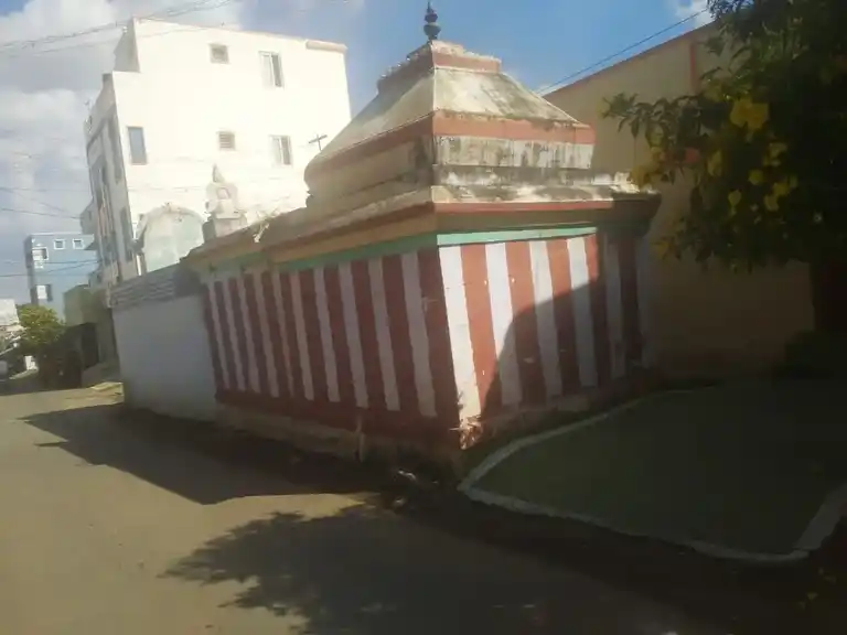 Arulmigu Varadharajaperumal Temple, (Veerarakiyam) Palrajapuram - 639114 அருள்மிகு வரதராஜப்பெருமாள் திருக்கோயில்,  - 639114, Karur - Ancient Temple Architecture and History Image 4