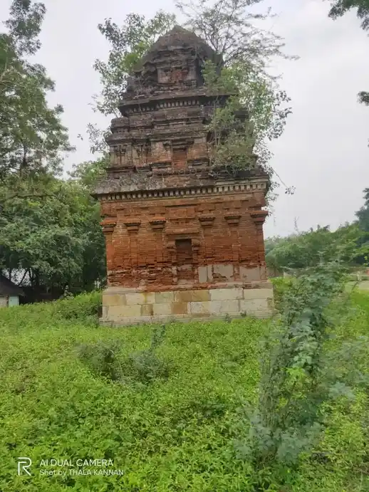 Arulmigu Varadharajaperumal Temple, Velampundi - 608304 அருள்மிகு வரதராஜப்பெருமாள் திருக்கோயில், வேலம்பூண்டி - 608304, Cuddalore - Ancient Temple Architecture and History Image 8